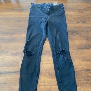 HOLLISTER BLACK SKINNY JEANS